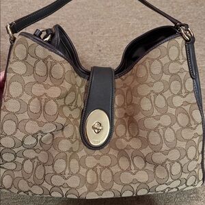Brown coach purse. Like new!